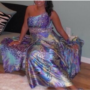 Tony Bowls designer prom dress